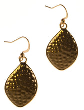 Load image into Gallery viewer, Hammered Tear Drop Pendant N/E Set
