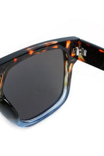 Load image into Gallery viewer, Fashionable Mirrored Sunglasses
